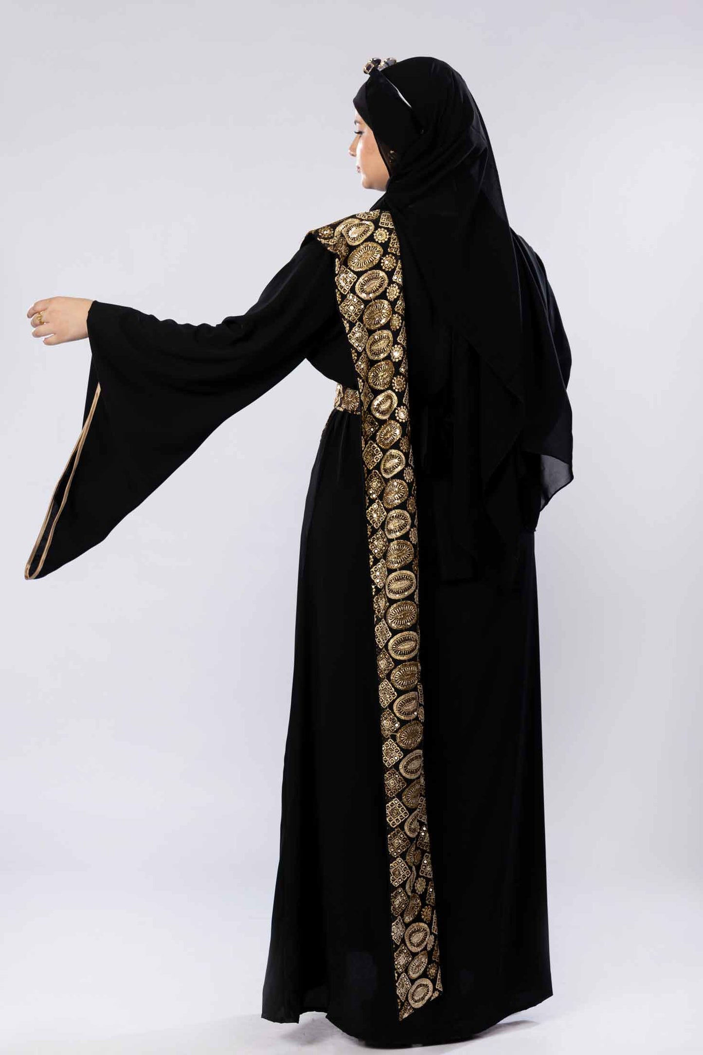 عبايه بدون طرحه