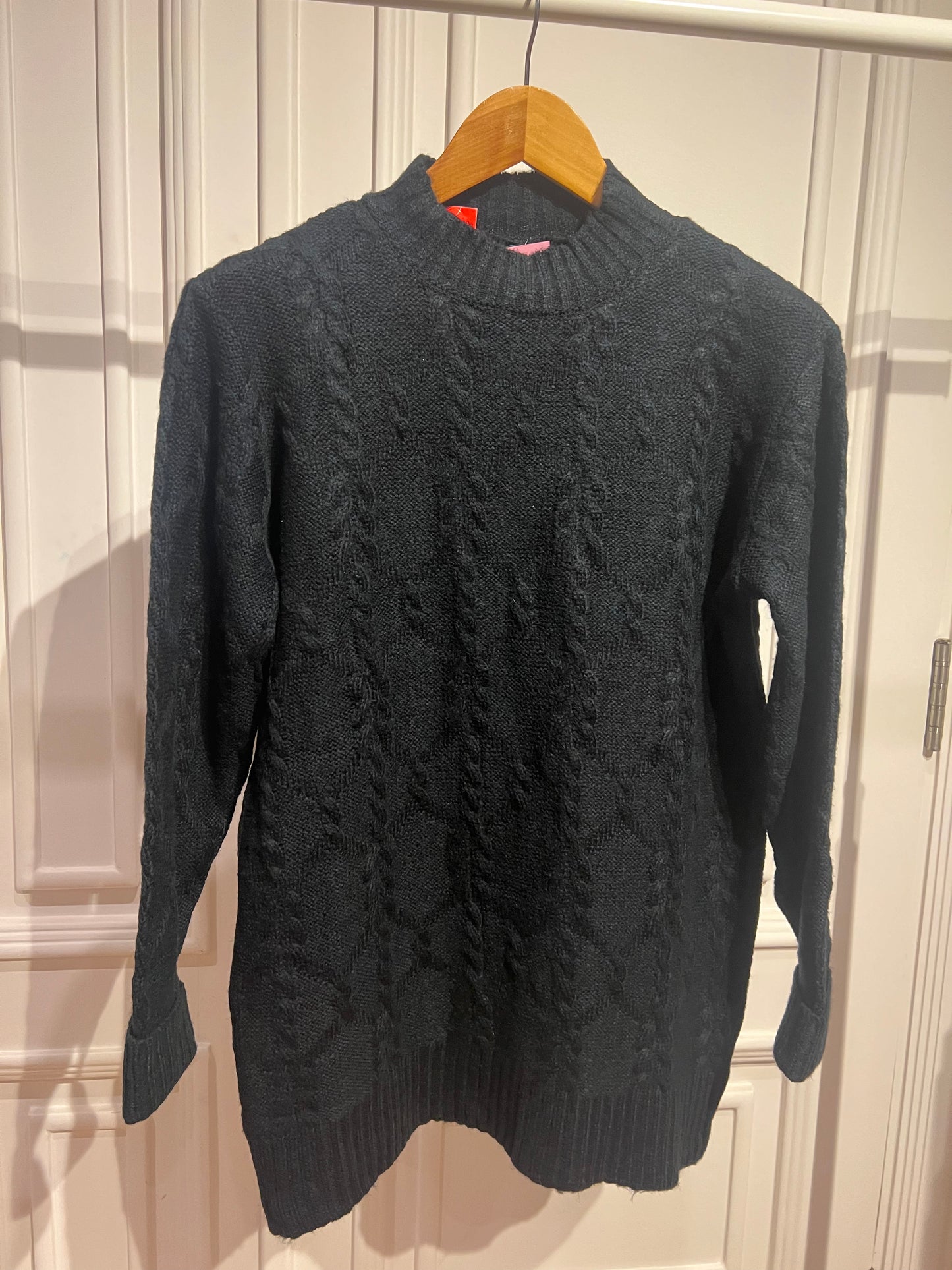 Cable-Knit Sweater - BERIONY